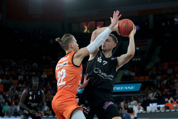 无论是文班 无论是文班